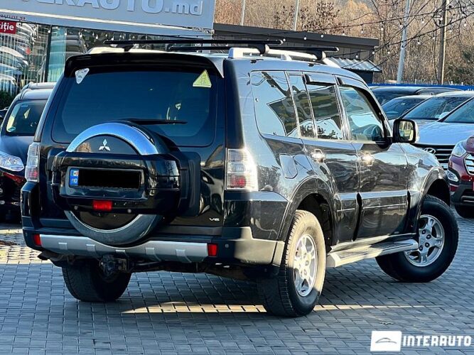 Mitsubishi Pajero 35 interauto-car