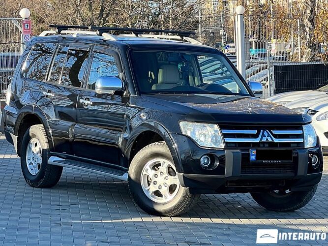 Mitsubishi Pajero 32 interauto-car