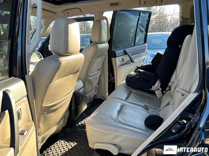 Mitsubishi Pajero 40 interauto-car