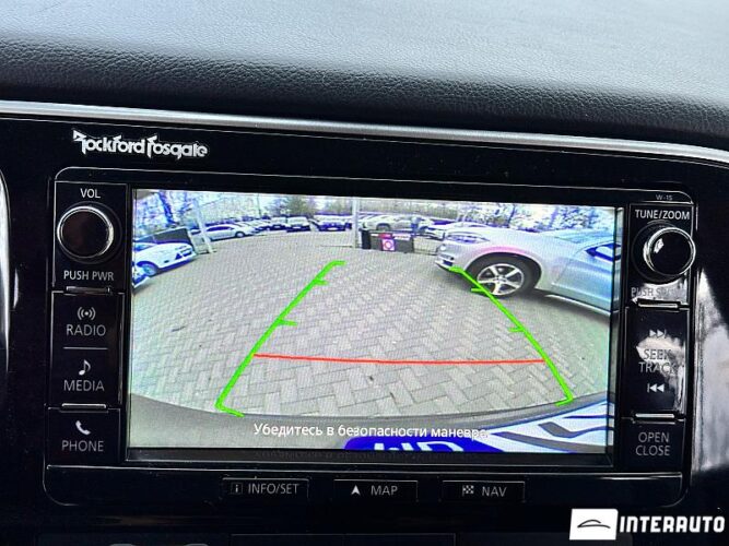 Mitsubishi Outlander 42 interauto-car