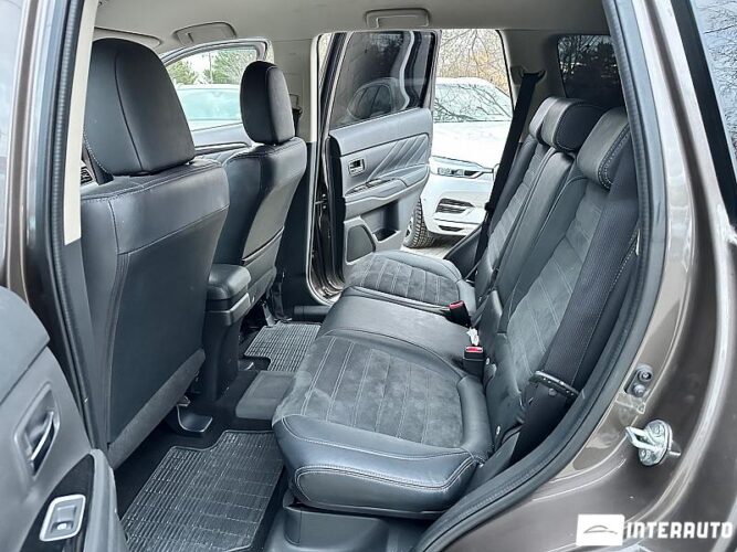 Mitsubishi Outlander 39 interauto-car