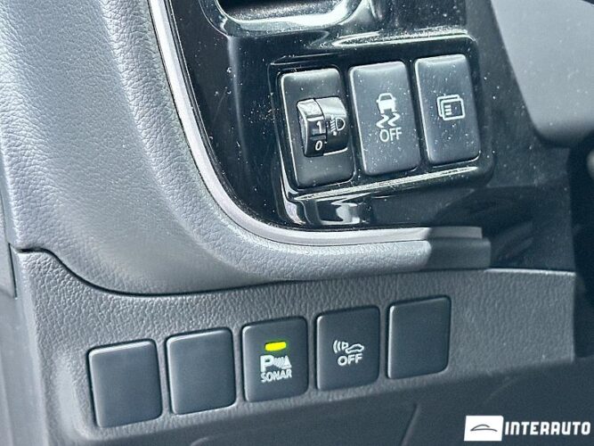 Mitsubishi Outlander 47 interauto-car