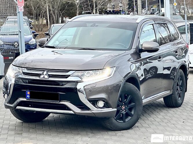 Mitsubishi Outlander 33 interauto-car