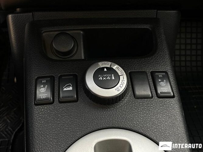 Nissan X-Trail 52 interauto-car