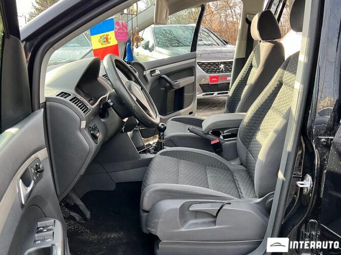 Volkswagen Touran 30 interauto-car