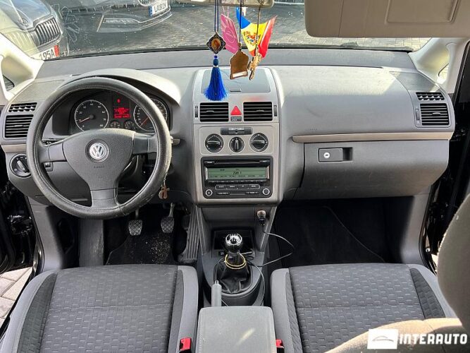 Volkswagen Touran 31 interauto-car