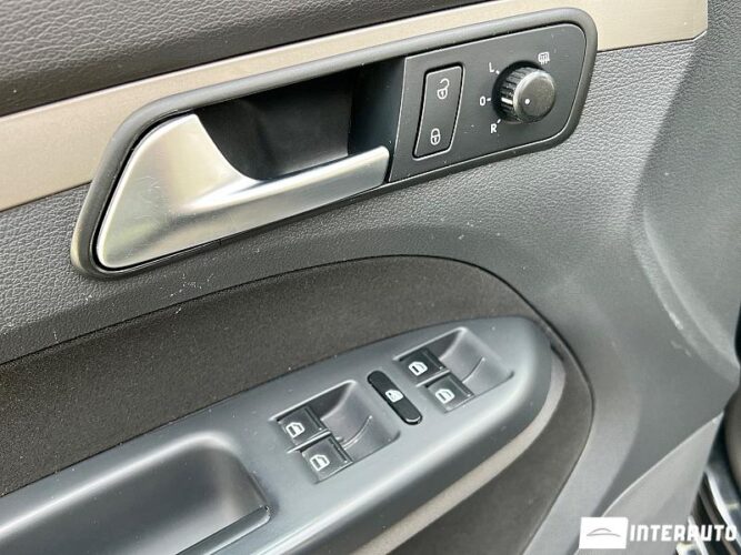 Volkswagen Touran 40 interauto-car
