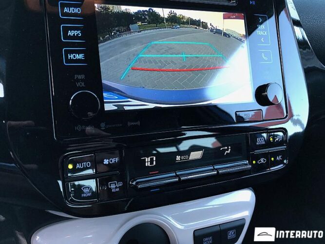 Toyota Prius 41 interauto-car