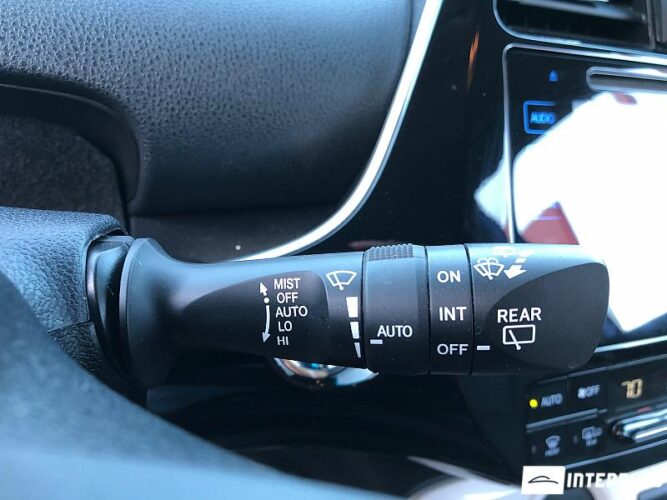 Toyota Prius 47 interauto-car