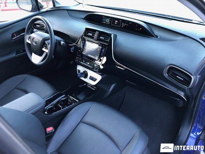 Toyota Prius 37 interauto-car