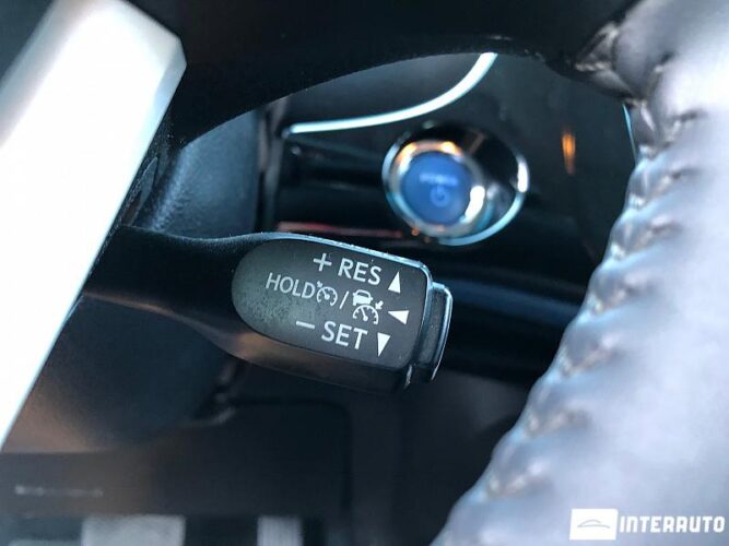 Toyota Prius 48 interauto-car