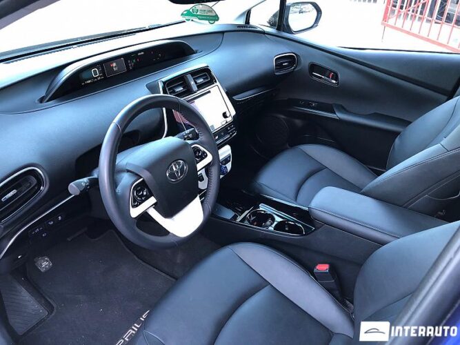 Toyota Prius 36 interauto-car
