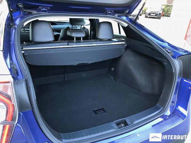 Toyota Prius 51 interauto-car