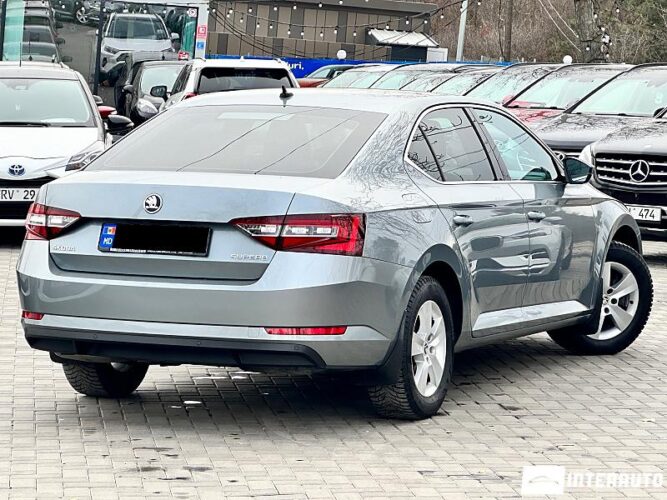 Skoda Superb 36 interauto-car