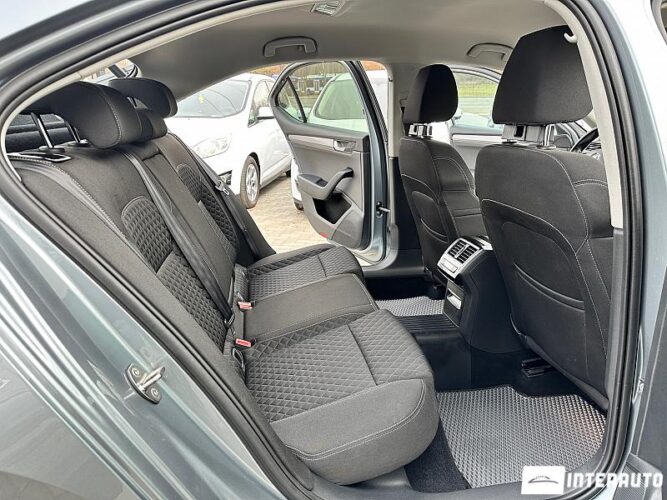 Skoda Superb 40 interauto-car