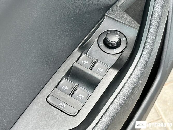 Skoda Superb 48 interauto-car