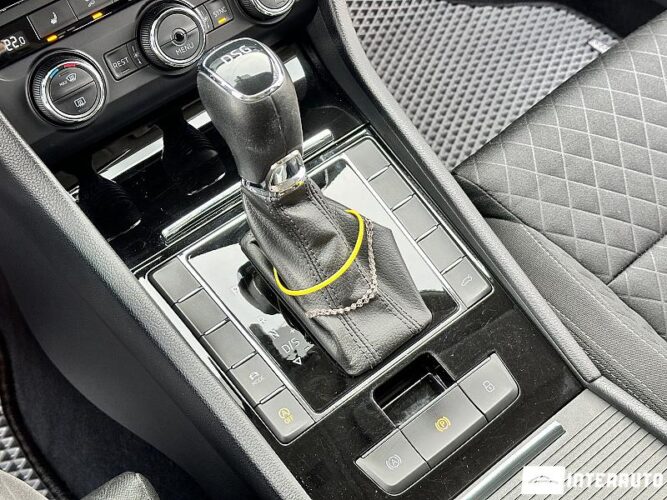 Skoda Superb 47 interauto-car