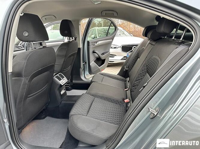 Skoda Superb 41 interauto-car
