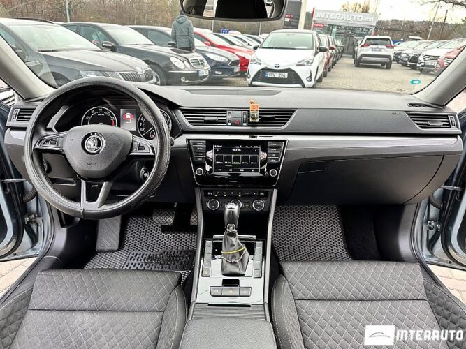 Skoda Superb 39 interauto-car