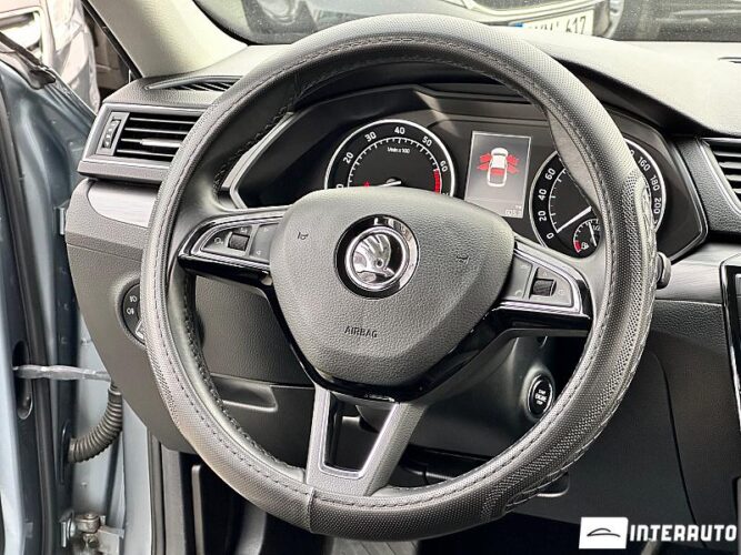 Skoda Superb 42 interauto-car