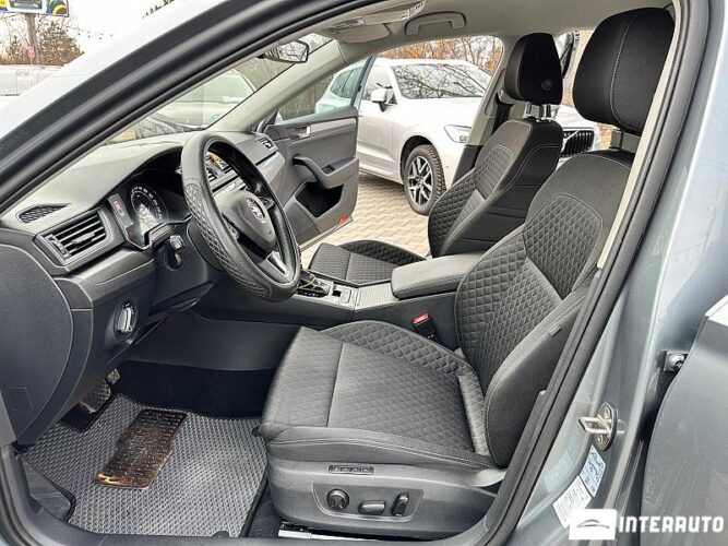 Skoda Superb 37 interauto-car