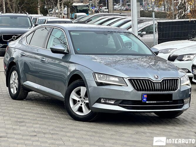 Skoda Superb 33 interauto-car