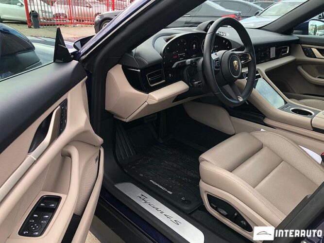 Porsche Taycan 4S 45 interauto-car