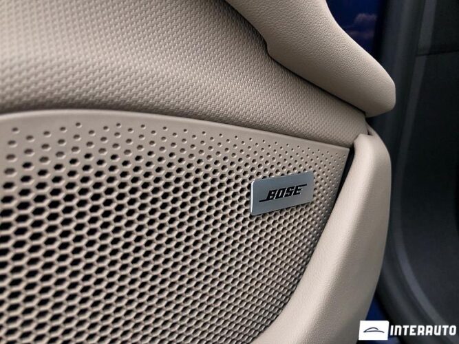 Porsche Taycan 4S 46 interauto-car