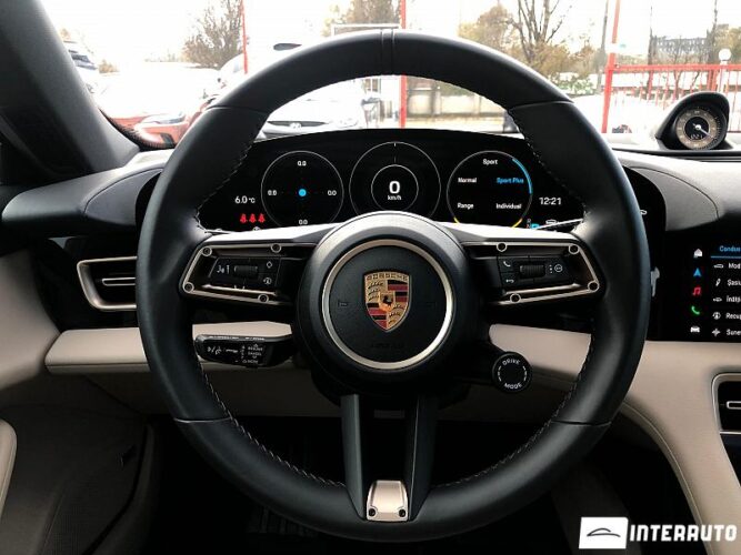 Porsche Taycan 4S 49 interauto-car