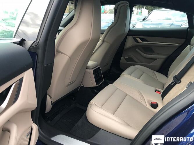 Porsche Taycan 4S 58 interauto-car