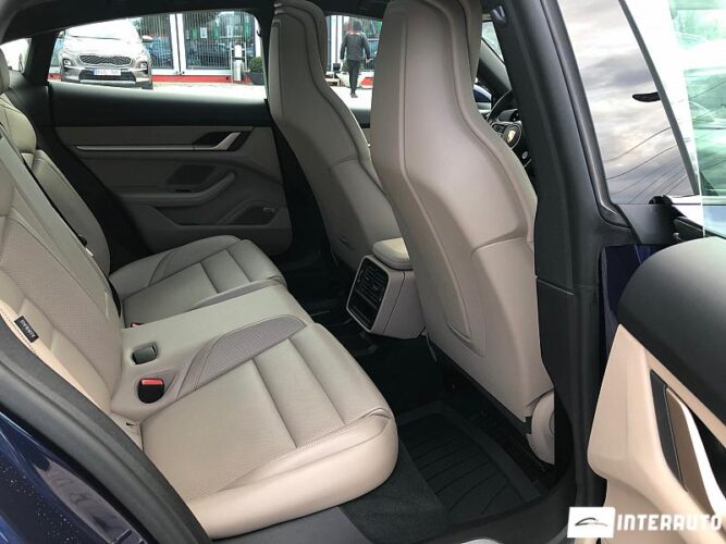 Porsche Taycan 4S 61 interauto-car