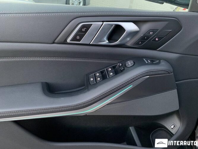 BMW X5 4.5e 40 interauto-car