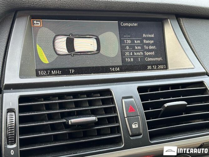 BMW X5 3.0i 40 interauto-car