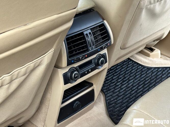 BMW X5 3.0i 44 interauto-car