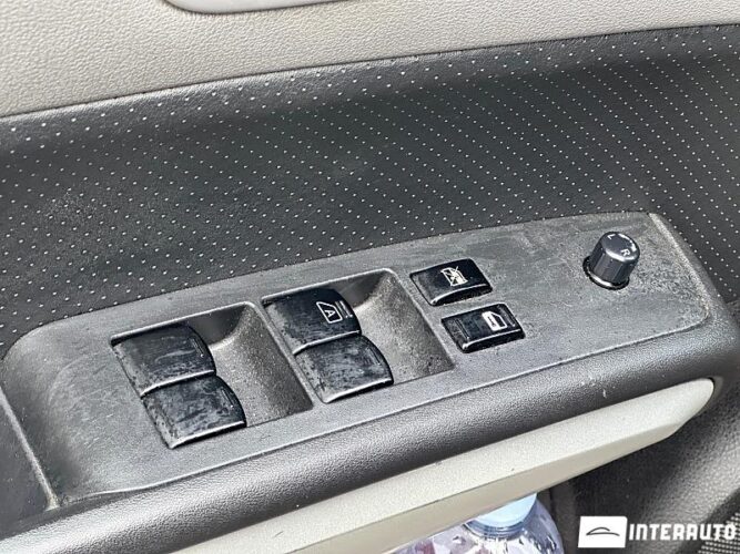 Nissan X-Trail 41 interauto-car