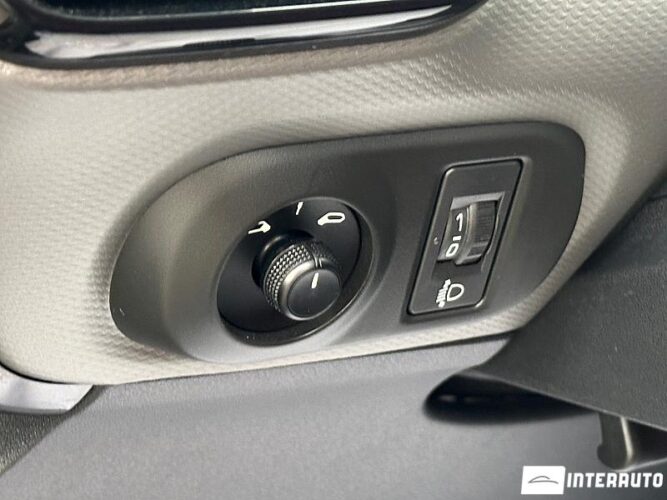 Citroen C4 Cactus 44 interauto-car