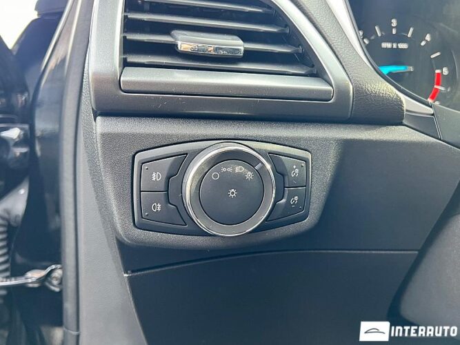 Ford Mondeo 48 interauto-car