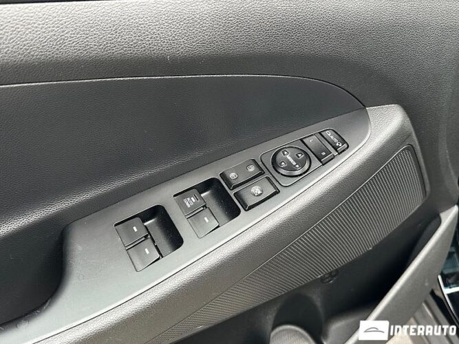 Hyundai Tucson 40 interauto-car