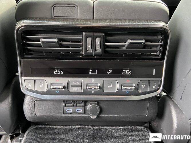 Toyota Land Cruiser 52 interauto-car