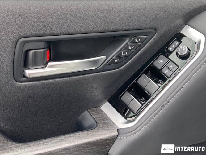 Toyota Land Cruiser 37 interauto-car