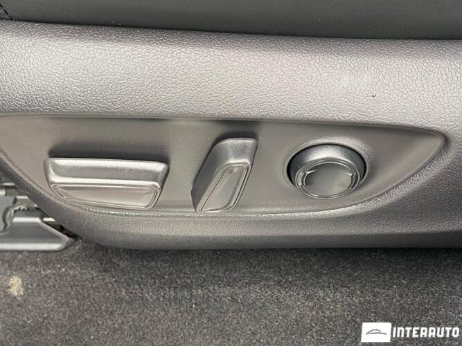 Toyota Land Cruiser 50 interauto-car