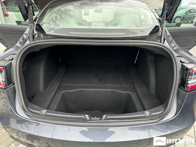 Tesla Model 3 48 interauto-car