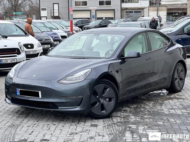 Tesla Model 3 31 interauto-car