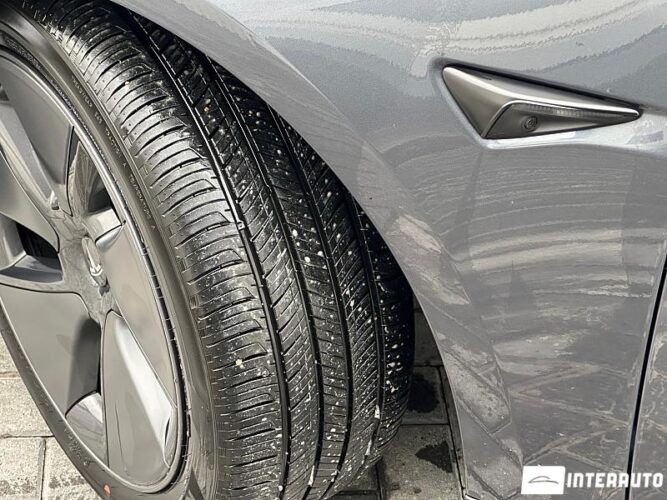 Tesla Model 3 50 interauto-car