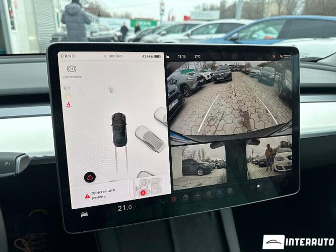 Tesla Model 3 41 interauto-car