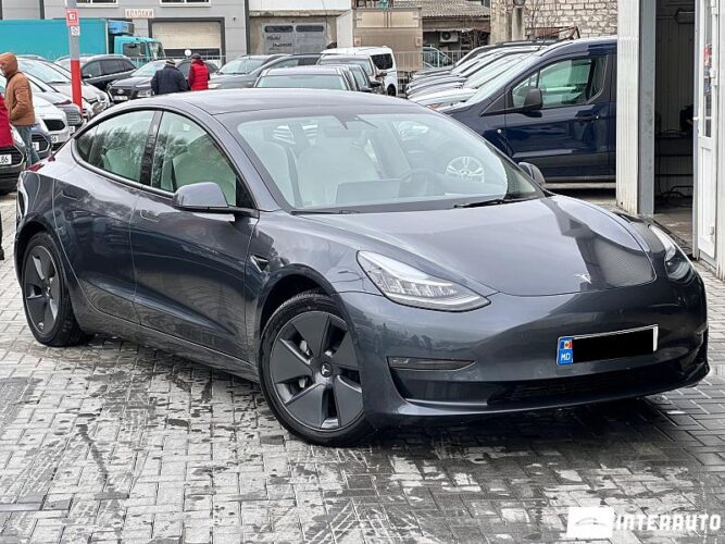 Tesla Model 3 34 interauto-car