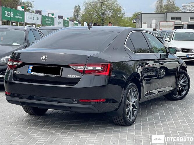 Skoda Superb 32 interauto-car