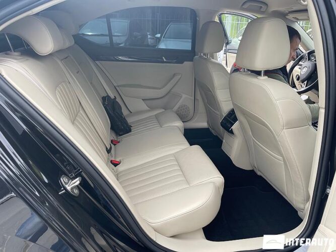 Skoda Superb 44 interauto-car