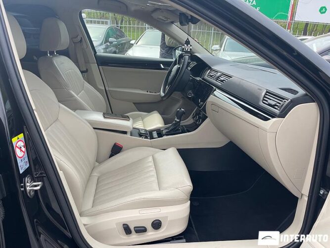 Skoda Superb 34 interauto-car