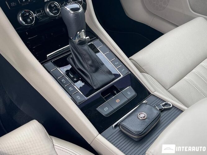Skoda Superb 41 interauto-car